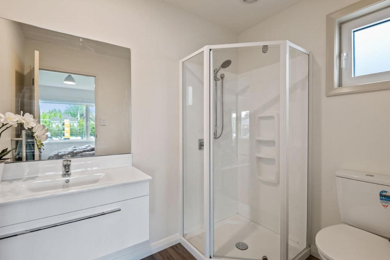 Weston Villa - Spacious & Family Friendly - Bookahome Christchurch Bagian luar foto