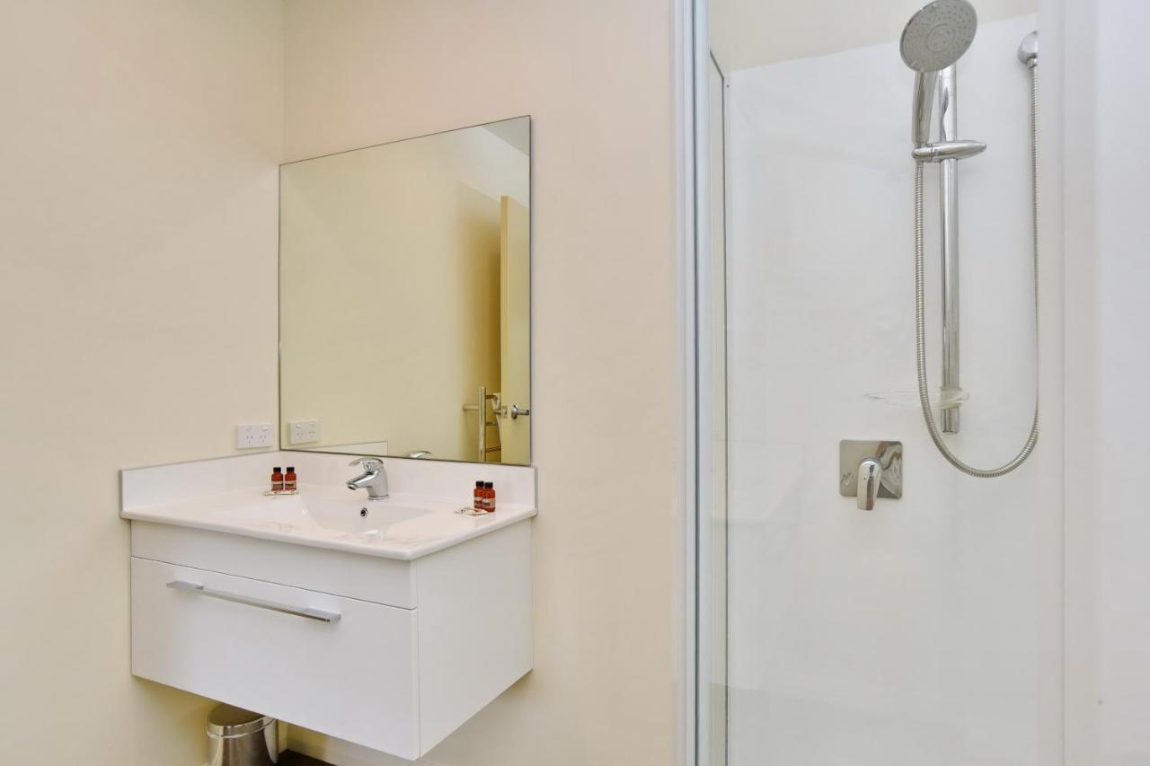 Weston Villa - Spacious & Family Friendly - Bookahome Christchurch Bagian luar foto