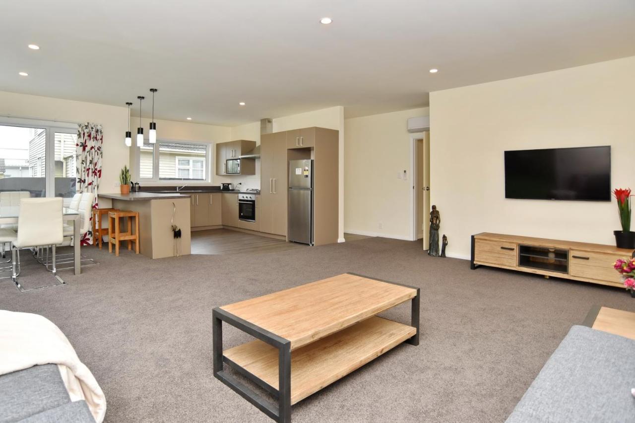 Weston Villa - Spacious & Family Friendly - Bookahome Christchurch Bagian luar foto
