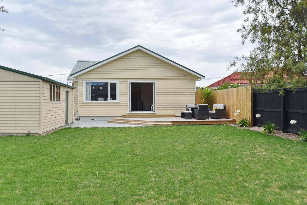 Weston Villa - Spacious & Family Friendly - Bookahome Christchurch Bagian luar foto