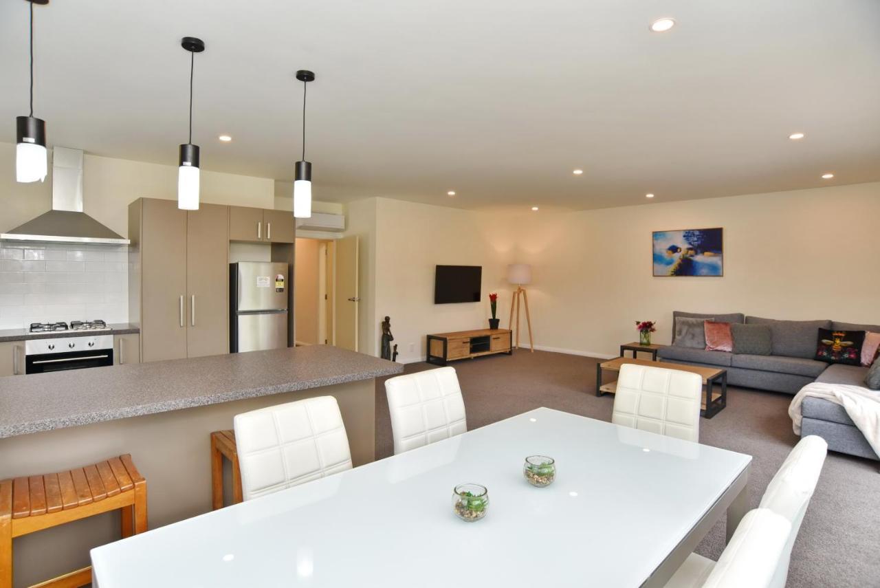 Weston Villa - Spacious & Family Friendly - Bookahome Christchurch Bagian luar foto