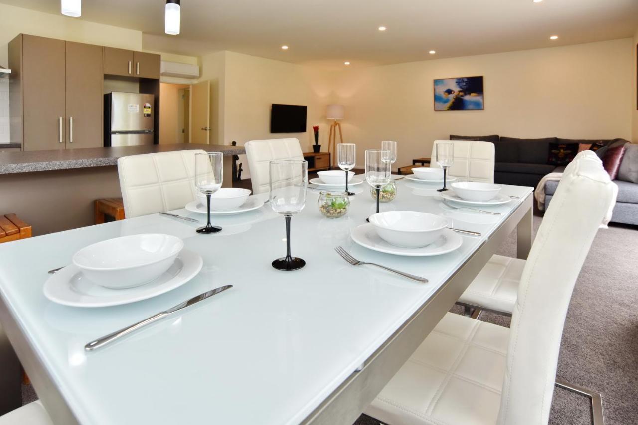 Weston Villa - Spacious & Family Friendly - Bookahome Christchurch Bagian luar foto